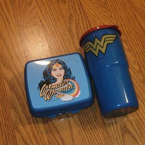 Wonder woman Tupperware brand set